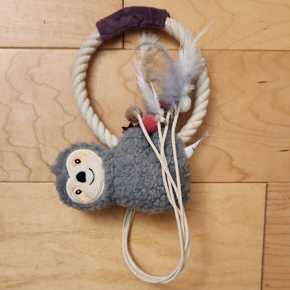 😻 Cat Toy Sloth Hanging with Strings and Feather to hang on the door handle New - Picture 5 of 9